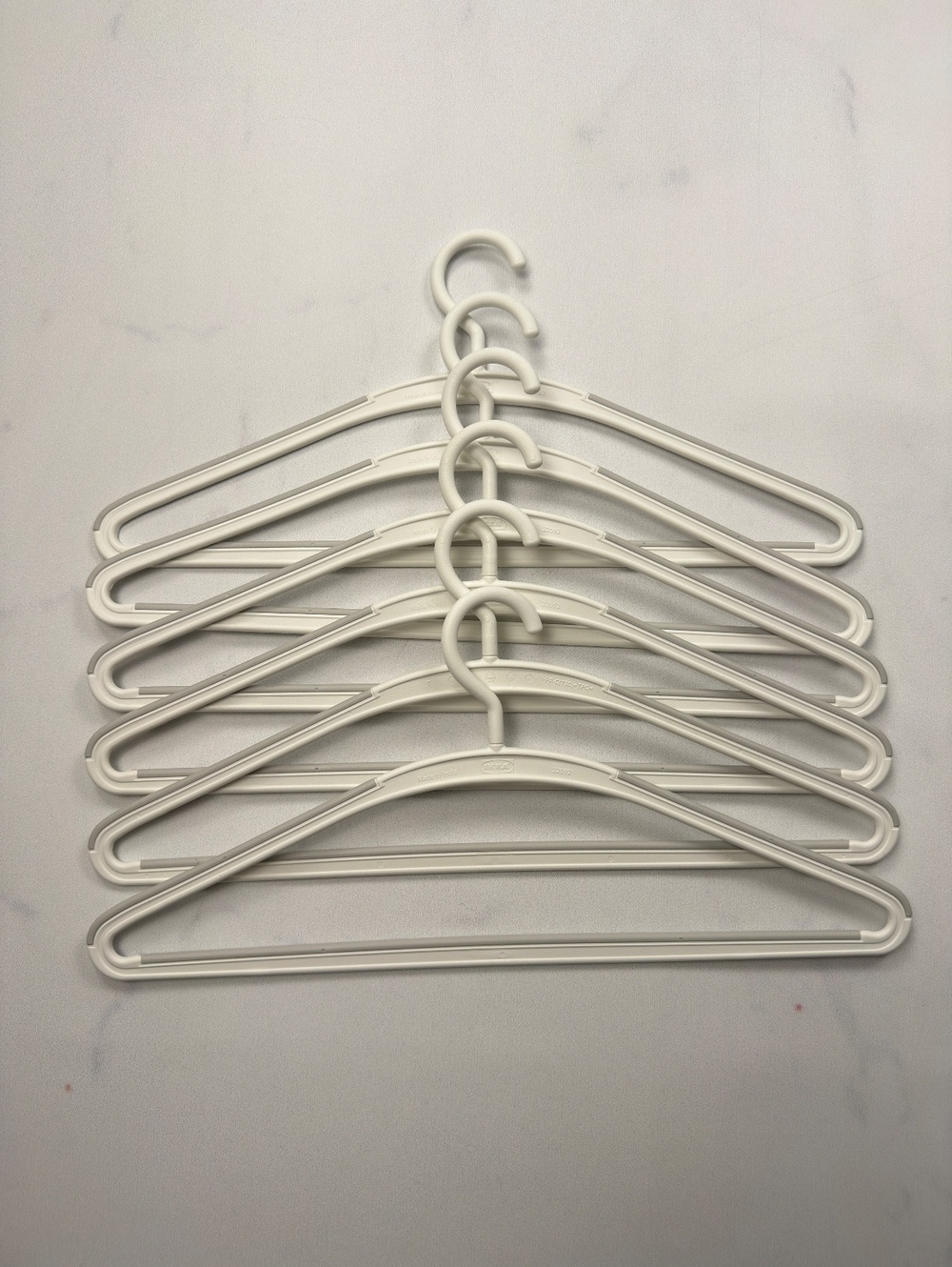 IKEA Adult Plastic Clothes Hangers White Set of 6